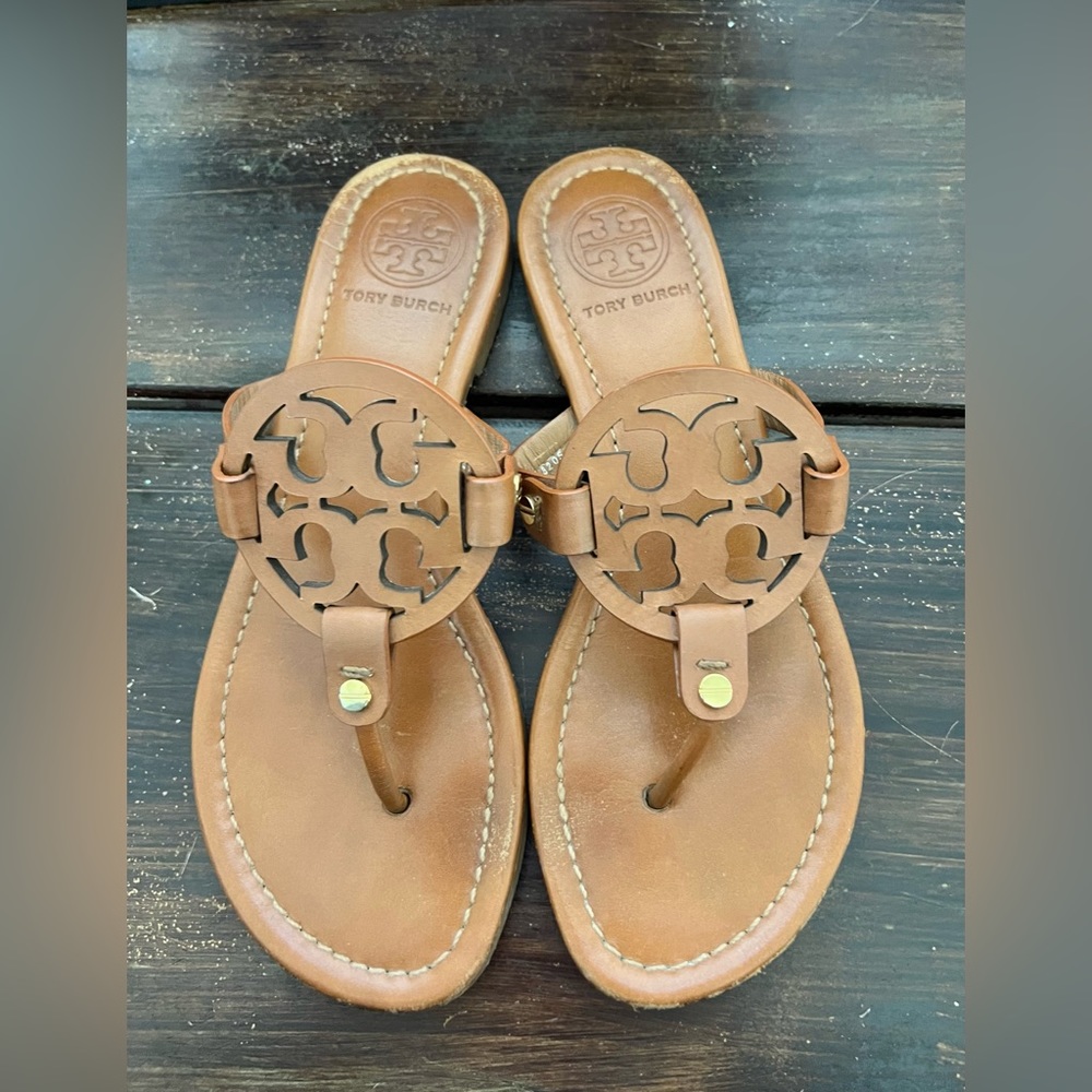 Tory Burch Miller Flat Fringe Leather Logo Sandals-Champagne Gold